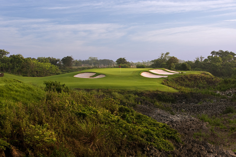 The Sandbelt Trails Course, one of 10 courses at Mission Hills, Haikou